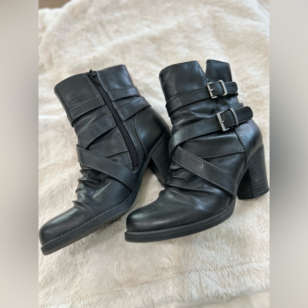 Natural Soul Black Ankle Boots with Buckle Detail